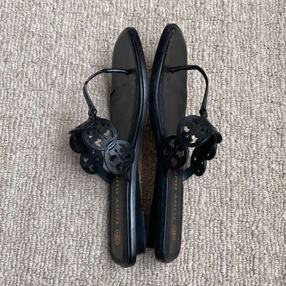 Tory Burch Tiny Miller Sandal Flat Logo Calf Leather Thong, Perfect Black sz 9 - Picture 5 of 12